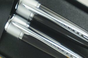 Read more about the article Cross Limited Edition in elegant Art Deco Apogee Executive Diamond Cut Black Barrel Selectip Gel Ink Rollerball pen and Ballpoint Pen set .A great personal and corporate gift