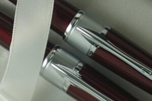 Read more about the article Cross Limited Edition in elegant Art Deco Apogee Executive Diamond Cut Red Lacquer & Rhodium Appointment Barrel Selectip Gel Ink Rollerball Pen & Ballpoint Pen set .A great personal and corporate gift
