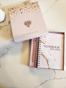 Read more about the article Premium Executive Journal Gift Set – Regular Size, Rose Gold color | Premium Hardcover Journal with Gold color DOUBLE-WIRE SPIRAL | Thick 120 gsm Cream Lined Paper | Pen with Big DIAMOND/CRYSTAL -METAL BALLPOINT Black Ink | Gift Box | For Writers, Journalers, Business Meetings & Students.